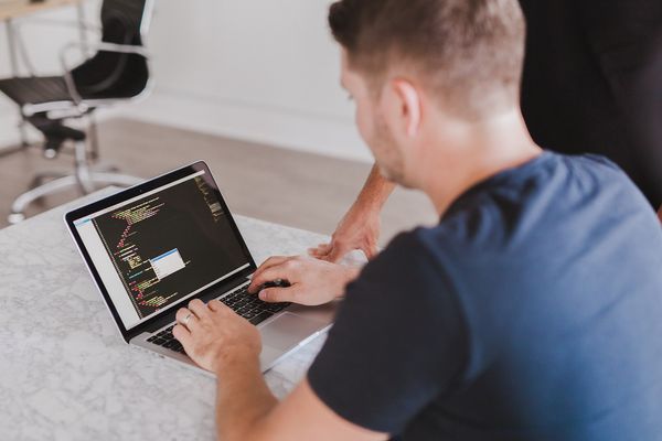 Przykłady efektywnych rozwiązań aplikacji biznesowych dostarczanych przez software house